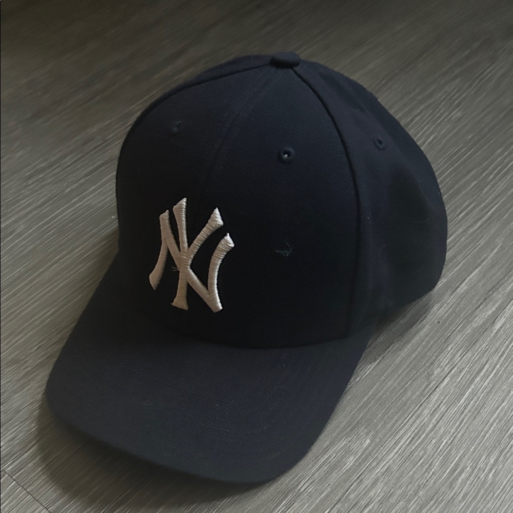 Vintage Yankees Logo Baseball Hat